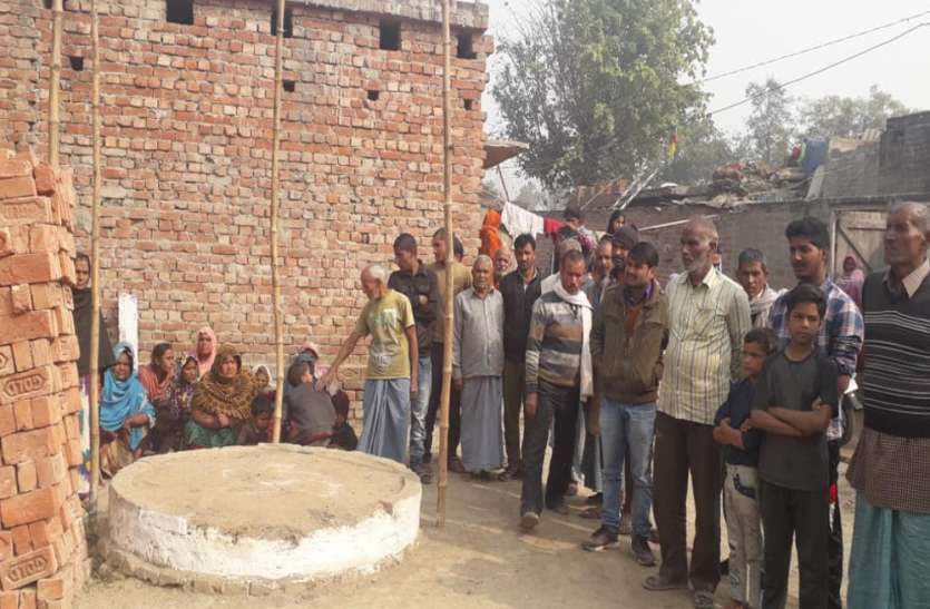 Uttar Pradesh: Hindus Protest Over Muslims Throwing Garbage At ...