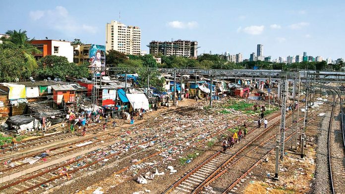 Railways to fine people for throwing garbage on railway tracks in Mumbai