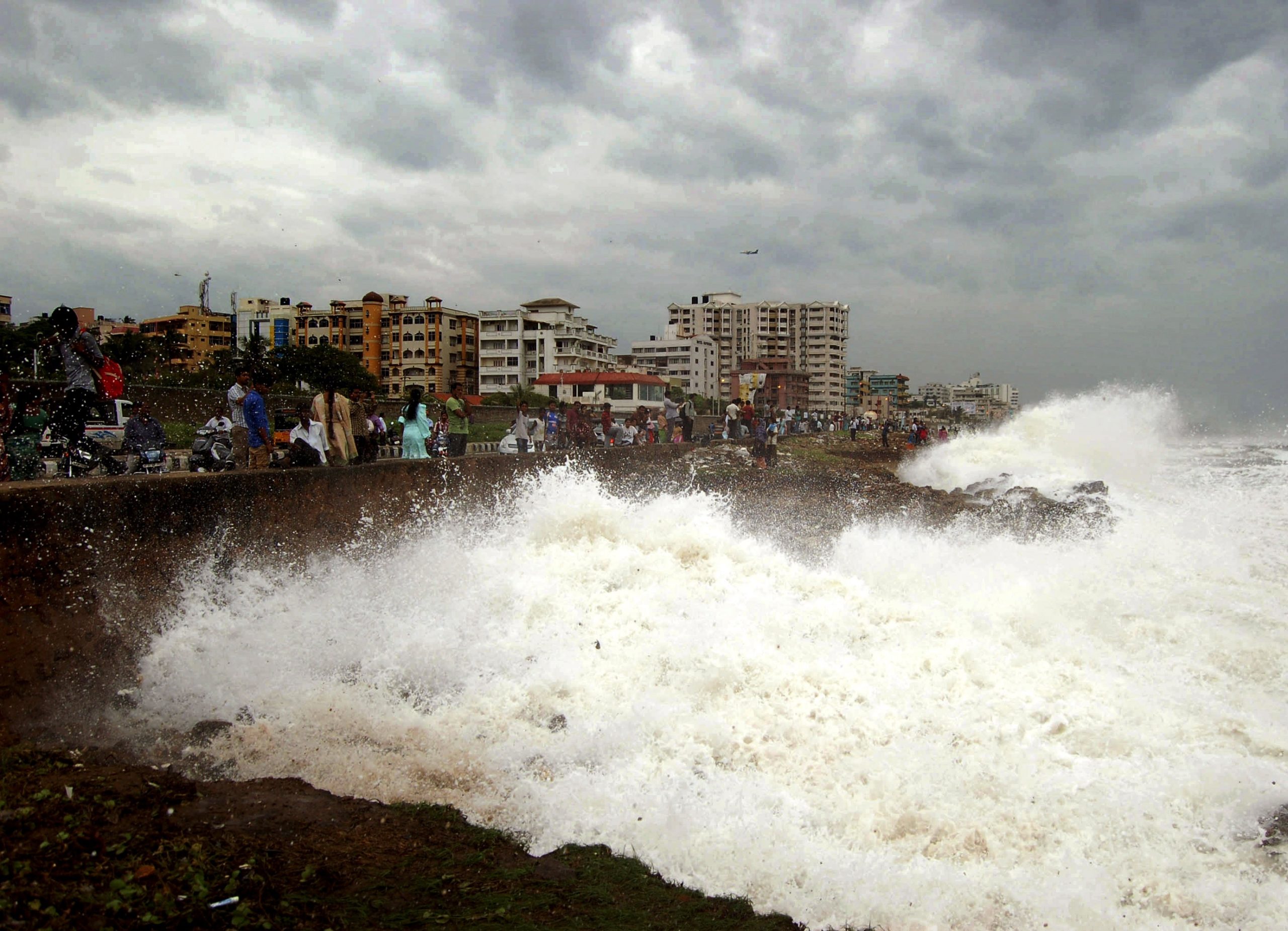 cyclone-tauktae-intensifies-to-hit-gujarat-coast-on-17-may-evening