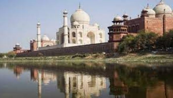 Allahabad HC rejects plea seeking to open closed rooms of Taj Mahal