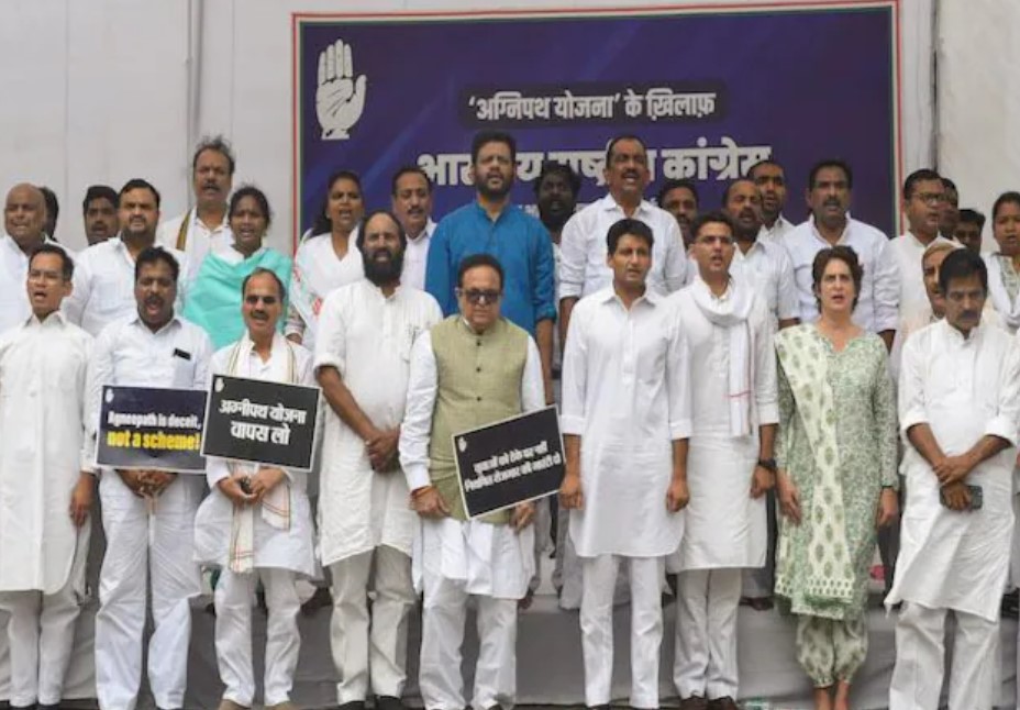 Congress launches 2-in-1 dharna at Jantar Mantar: Read details