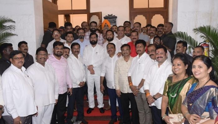 Big blow to Uddhav Thackeray: 66 corporators in Thane municipal corporation join Eknath Shinde camp