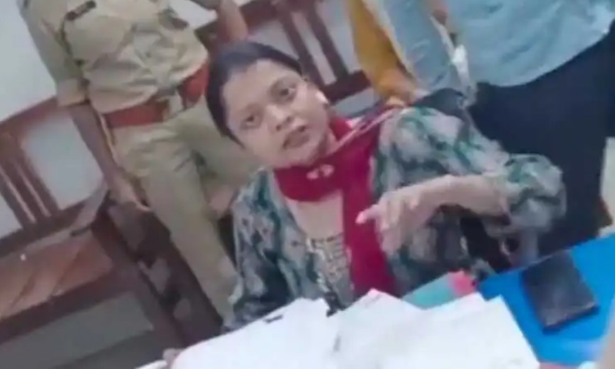 UP: Dr Asma Begum abuses a journalist for capturing her stonewalling of medicals of a Dalit minor rape victim