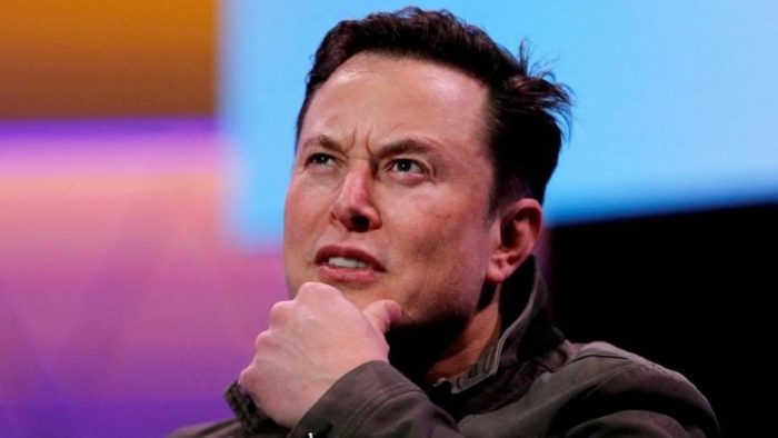 Elon Musk criticizes Google's chatbot, calls for honesty in approach to AI safety