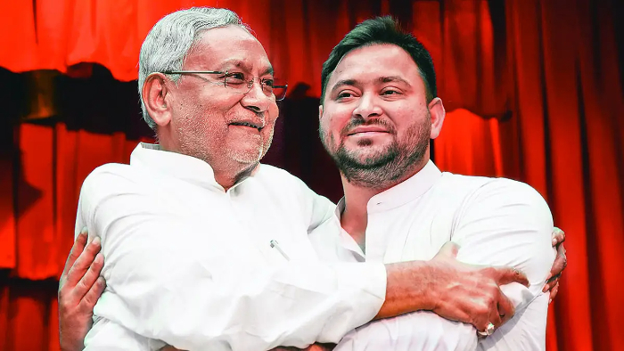 Locals In Bihar Protest Against CM Nitish Kumar During 'Samadhan Yatra'