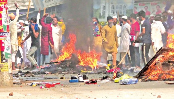 Bangladesh: Islamists attack Ahmadiyyas, torch houses, 2 dead