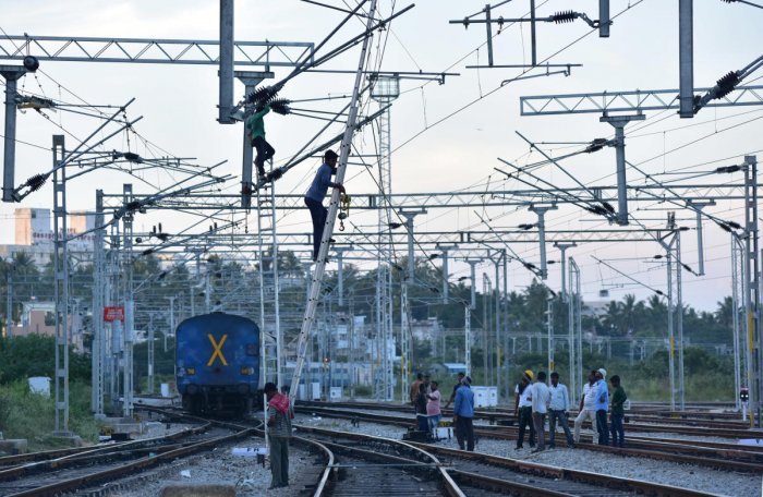 Indian Railways swiftly moving toward 100 per cent electrification: GoI