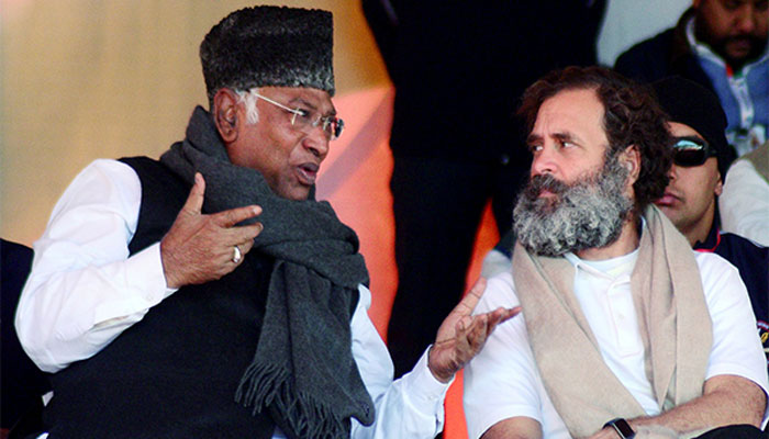 Did Kharge offer to move to servant's quarter to make way for Rahul Gandhi?