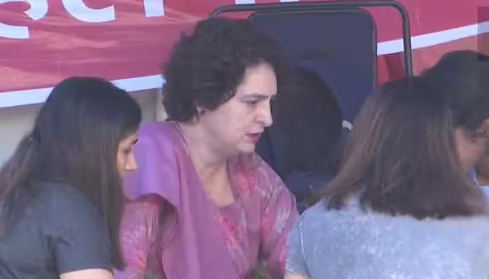 Priyanka Gandhi meets protesting wrestlers as Delhi Police lodges against WFI chief