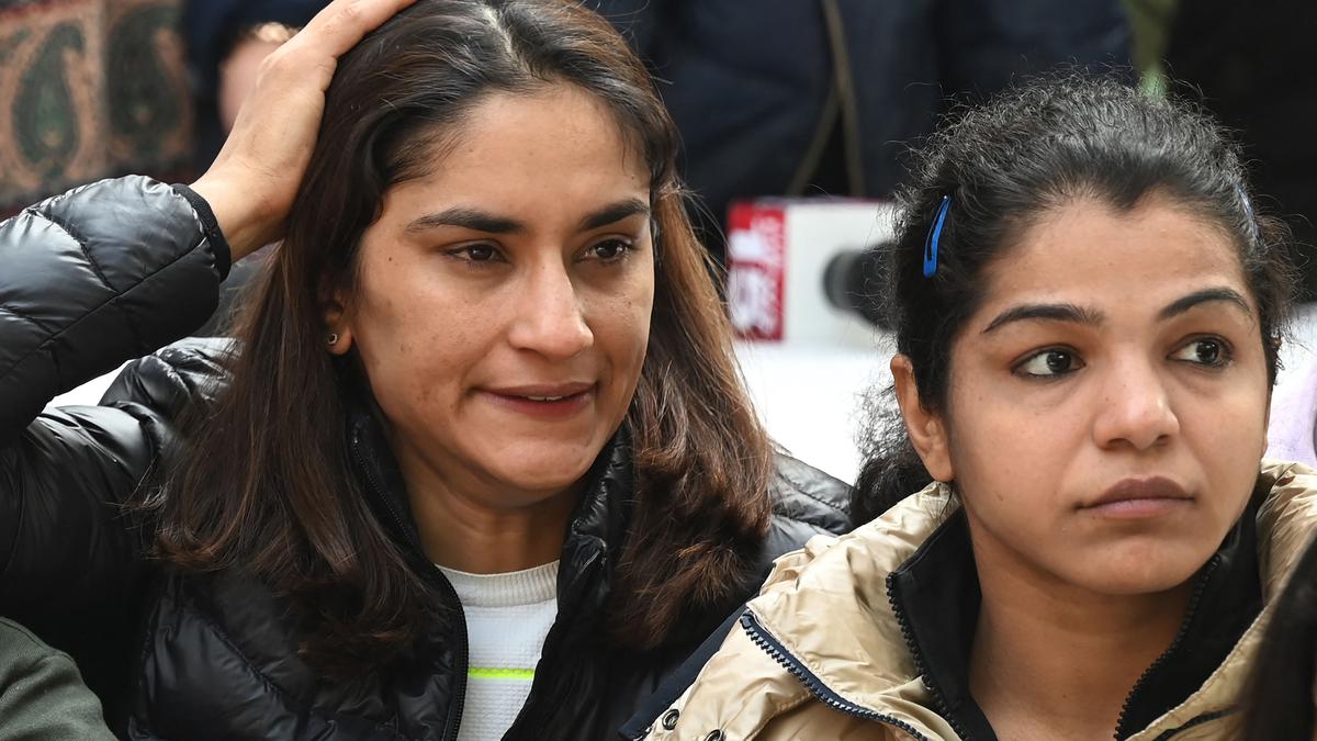 Wrestlers call off protest after getting exemption from trials, Sakshi Malik  and Vinesh Phogat announce break from social media