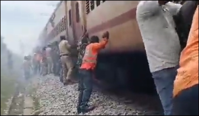 Fact-check: No, Army jawans didn't push a train to 'start' it, here is the truth