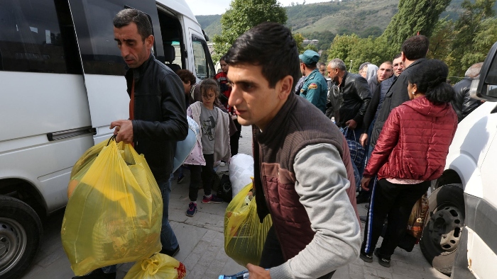 Nagarno-Karabakh conflict: Thousands of ethnic Armenians flee Azerbaijan fearing persecution