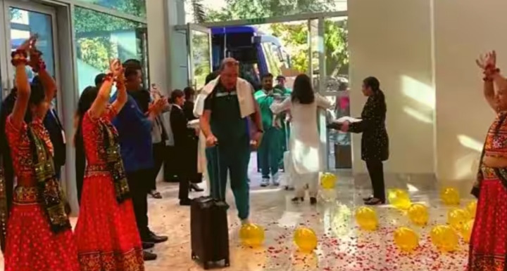 Netizens fume as Pakistan cricket team receives an extravagant special welcome in Ahmedabad with Garba dance and Bollywood songs