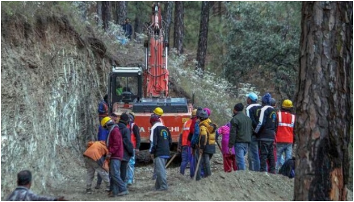 Uttarkashi tunnel collapse: International rescue team reaches Silkyara to aid rescue effort