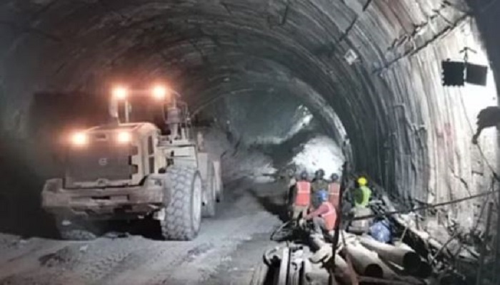 Labourer trapped inside collapsed Uttarkashi tunnel speaks to son while SDRF plans to rescue 40 individuals using 900mm pipes