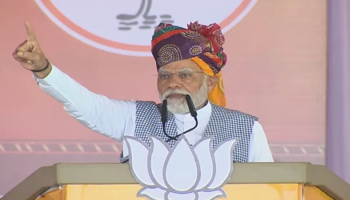 Congress' claw only knows how to loot: PM Modi in Deogarh rally