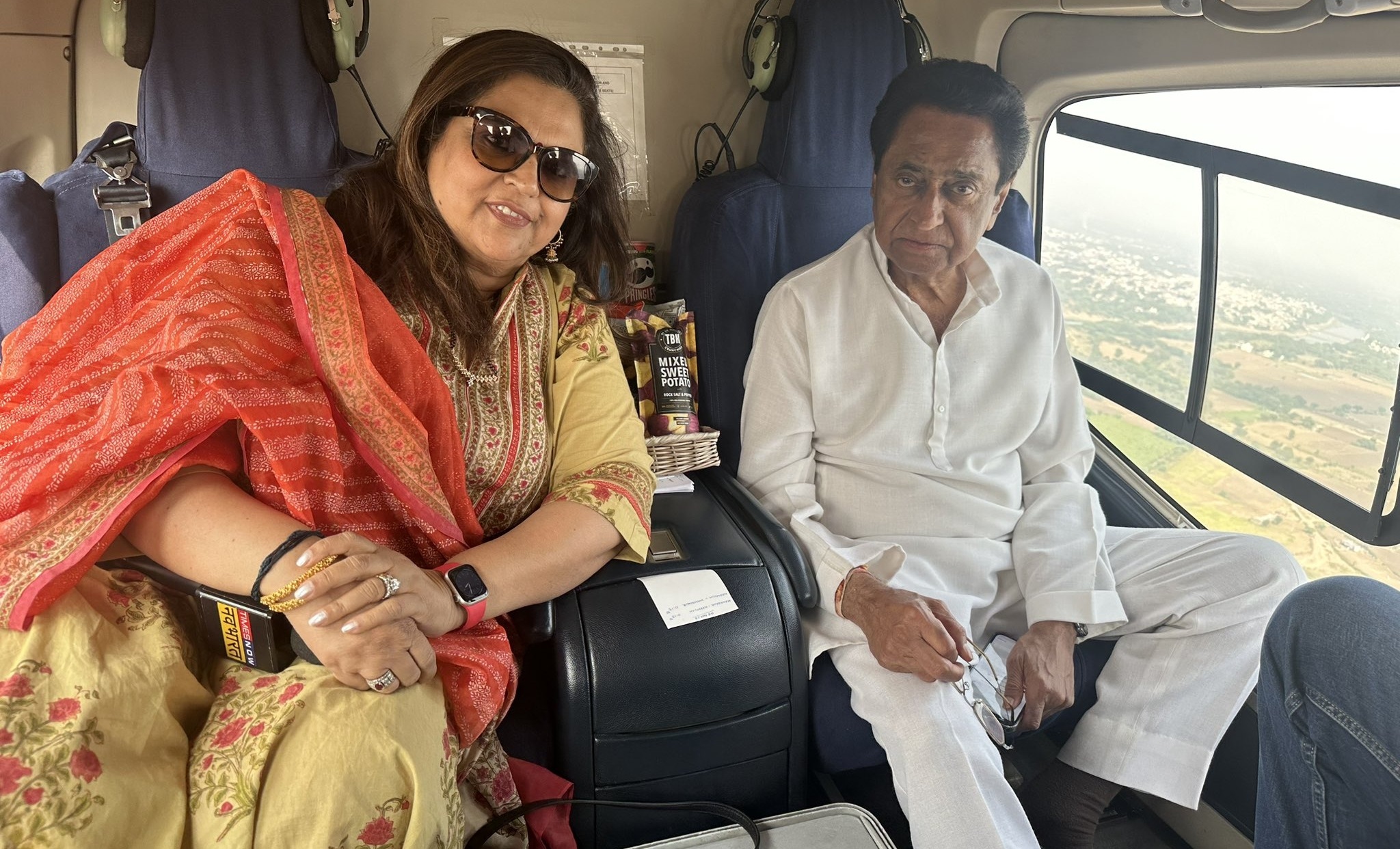 Times Now anchor Navika Kumar who was amongst Congress' 14 'boycotted' journalist joins Kamal Nath on his campaign trail