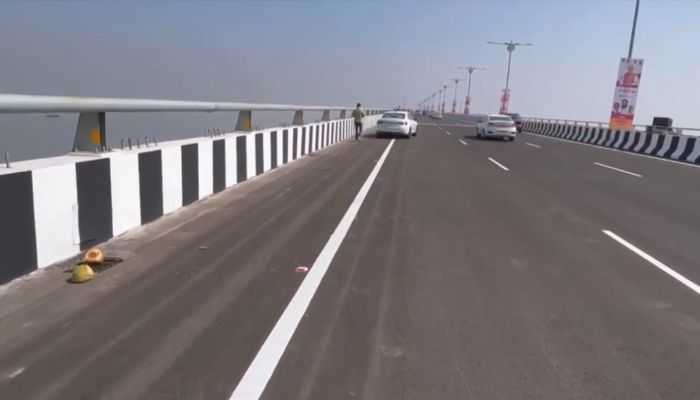 Netizens fume as miscreants litter the newly inaugurated Atal Setu