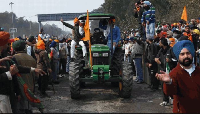 “Can’t use tractor trolleys on highways”: Punjab and Haryana High Court raps agitating farmers