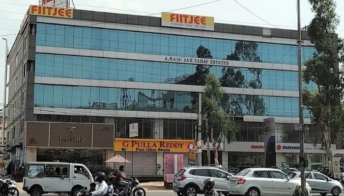 Shocking new advertisement by coaching institute FIITJEE mocks girl who left the institute, links competitor to suicides in Kota