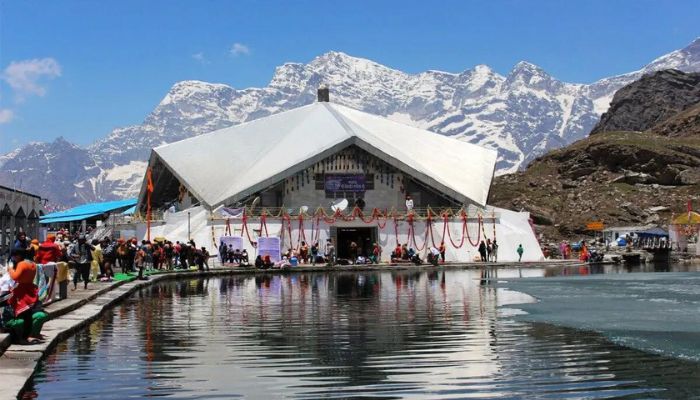 Police arrest 3 for attacking homeguard of Gurdwara Hemkund Sahib with kirpan