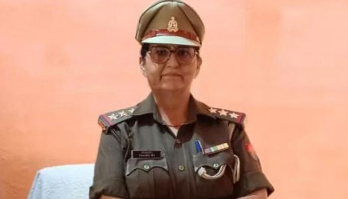 UP: Crime Branch Inspector Simranjeet Kaur caught taking bribe