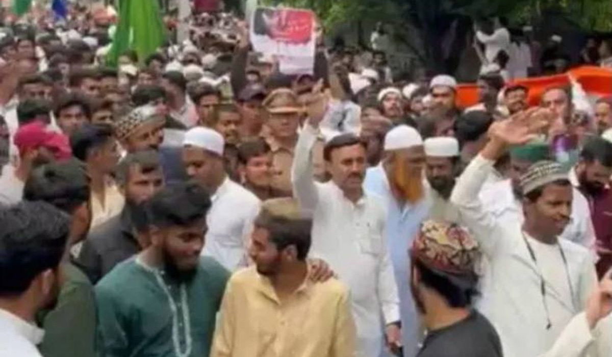 Over 300 Islamist booked for raising ‘Sar Tan Se Juda’ slogans against Ramgiri Maharaj