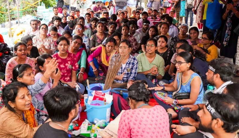 15-member delegation of protesting doctors meets CM Mamata Banerjee