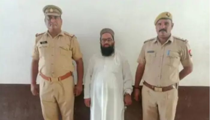 Maulana Mansoor attempts to rape a Hindu woman who wanted Tabeez for her sick child; arrested