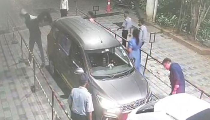 Former Moneycotrol journalist Rishabh Chakravorty arrested for slamming cab driver to ground in Ghatkopar after minor accident