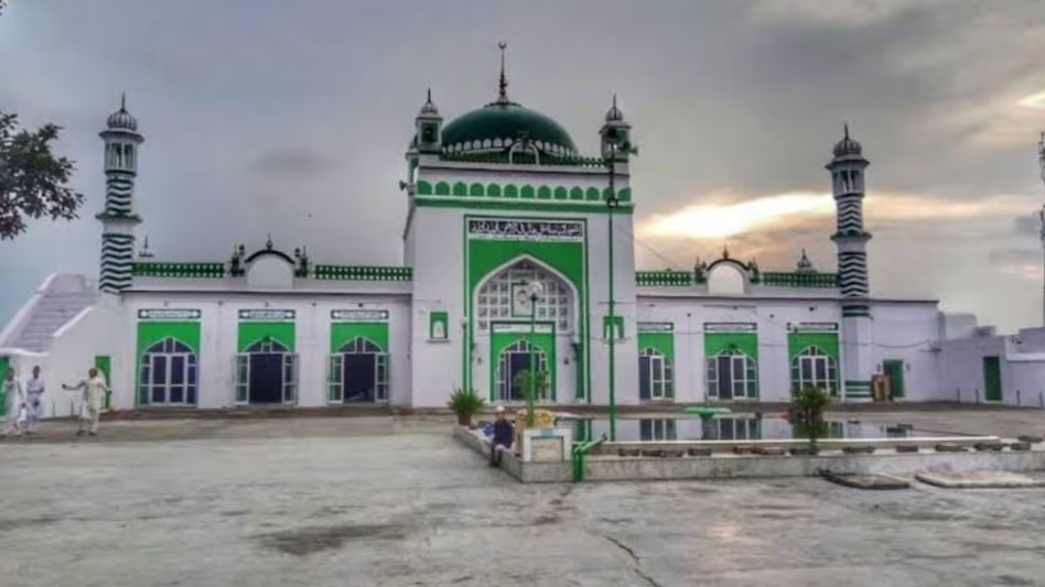 Sambhal mosque committee moves SC against survey; hearing on November 29