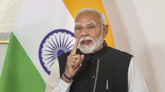 'We love Jammu and Kashmir, they love Article 370': PM Modi slams Congress over Article 370 resolution