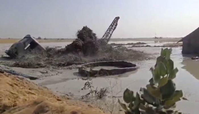 Jaisalmer, Rajasthan: Tubewell digging causes major water burst, netizens ask 'is that Saraswati River?'