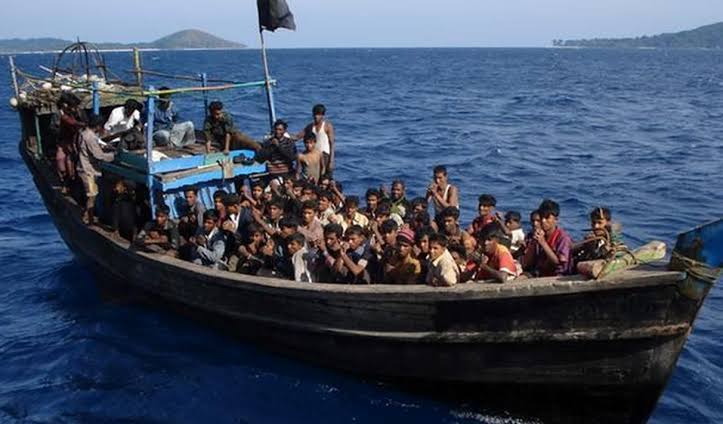 Malaysia turns away two boats carrying around 300 Rohingyas